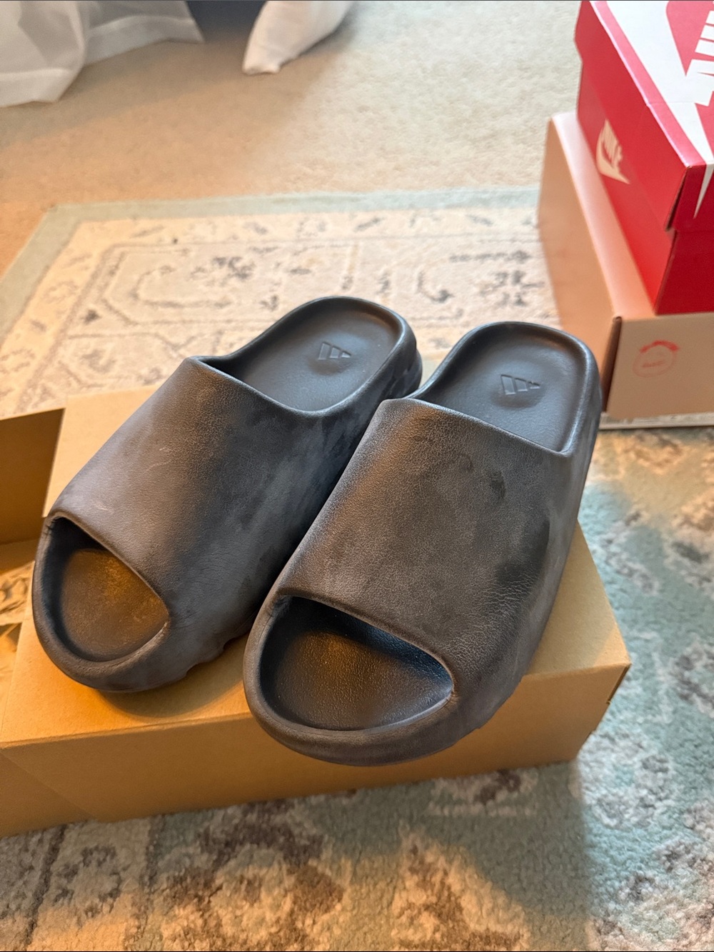 Yeezy Slide Sandals in Onyx